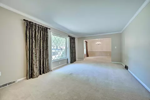 Living - 447 White Oak Dr, Edgewood, KY 41017 photo 6 of 7