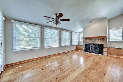 Living - 447 White Oak Dr, Edgewood, KY 41017 photo 3 of 7