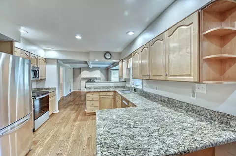 Kitchen - 447 White Oak Dr, Edgewood, KY 41017 photo 1 of 2