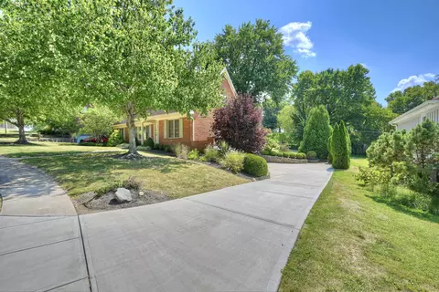 Exterior - 447 White Oak Dr, Edgewood, KY 41017 photo 4 of 10