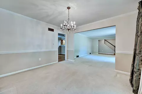 Dining - 447 White Oak Dr, Edgewood, KY 41017 photo 1 of 2