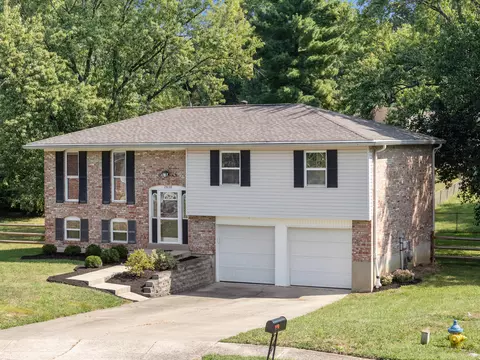 Exterior - 2610 Brookview Dr, Villa Hills, KY 41017 photo 3 of 6