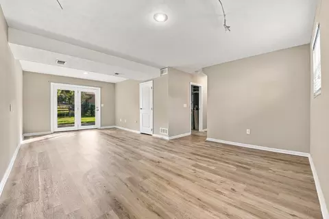 Living - 2610 Brookview Dr, Villa Hills, KY 41017 photo 6 of 6