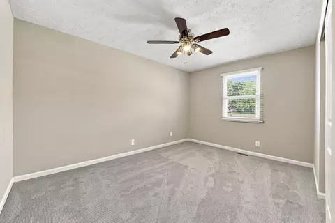 Bedroom - 2610 Brookview Dr, Villa Hills, KY 41017 photo 3 of 6