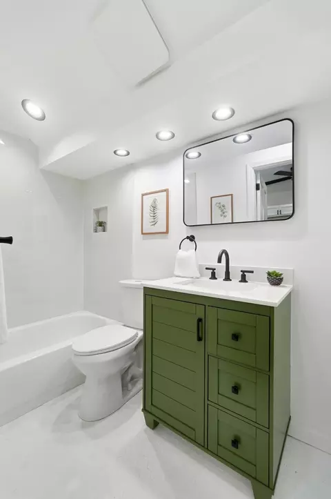Bath - 1538 Nancy St, Covington, KY 41014 photo 2 of 3