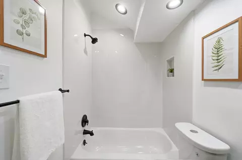 Bath - 1538 Nancy St, Covington, KY 41014 photo 3 of 3