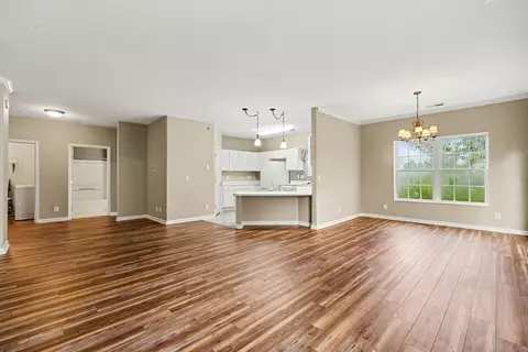 1186 Periwinkle Dr, Florence, KY 41042