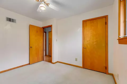 Bedroom - 752 Rogers Rd, Villa Hills, KY 41017 photo 2 of 6