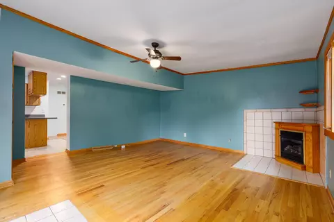 Living - 752 Rogers Rd, Villa Hills, KY 41017 photo 10 of 10