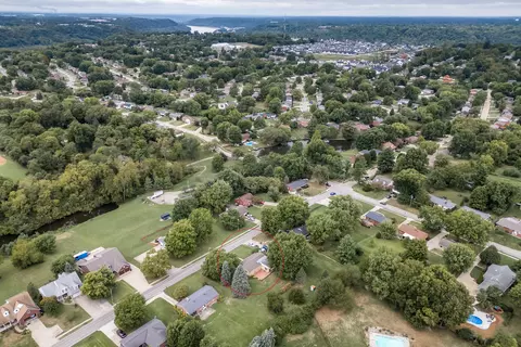 View/Area - 752 Rogers Rd, Villa Hills, KY 41017 photo 5 of 5