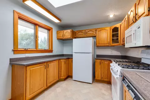 Kitchen - 752 Rogers Rd, Villa Hills, KY 41017 photo 2 of 3