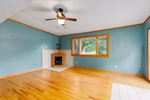 Living - 752 Rogers Rd, Villa Hills, KY 41017 photo 8 of 10