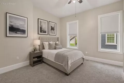 Bedroom - 109 E 8th St, Covington, KY 41011 photo 4 of 5