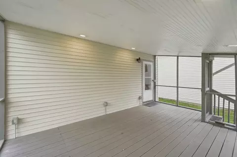 Exterior - 843 Elm St, Ludlow, KY 41016 photo 5 of 8