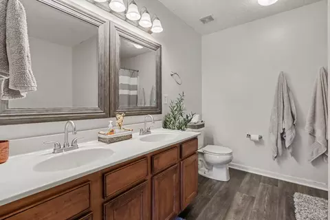 Bath - 2170 Algiers St, Union, KY 41091 photo 2 of 4