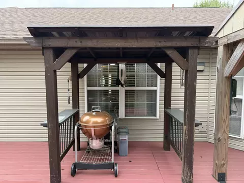 Exterior - 1027 Buddleia Ct, Florence, KY 41042 photo 7 of 10