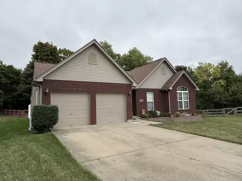 Exterior - 1027 Buddleia Ct, Florence, KY 41042 photo 3 of 10