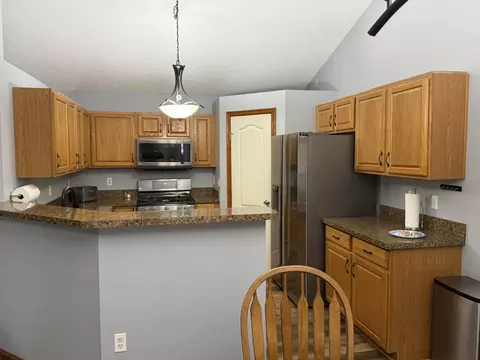 Kitchen - 1027 Buddleia Ct, Florence, KY 41042 photo 2 of 2