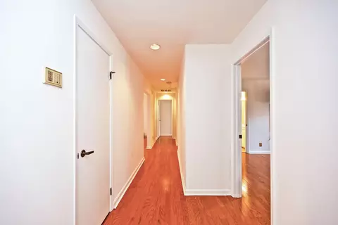Entry Way - 323 E 2nd St #101, Covington, KY 41011 photo 3 of 3