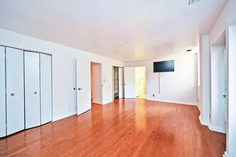 Bedroom - 323 E 2nd St #101, Covington, KY 41011 photo 1 of 1