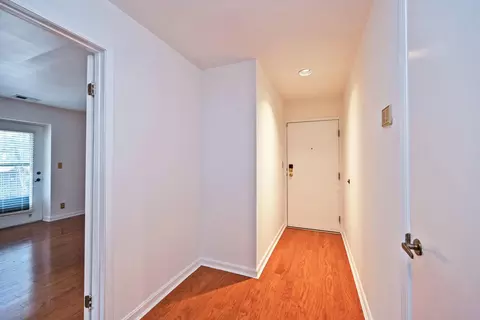 Entry Way - 323 E 2nd St #101, Covington, KY 41011 photo 2 of 3