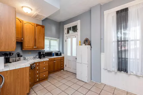 Kitchen - 730 Lewis St, Covington, KY 41011 photo 2 of 4