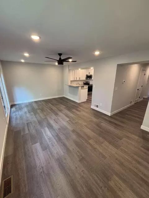 Living - 2864 Cliffview Ct, Villa Hills, KY 41017 photo 2 of 6