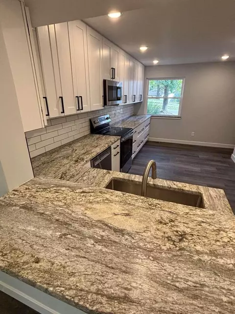 Kitchen - 2864 Cliffview Ct, Villa Hills, KY 41017 photo 3 of 6