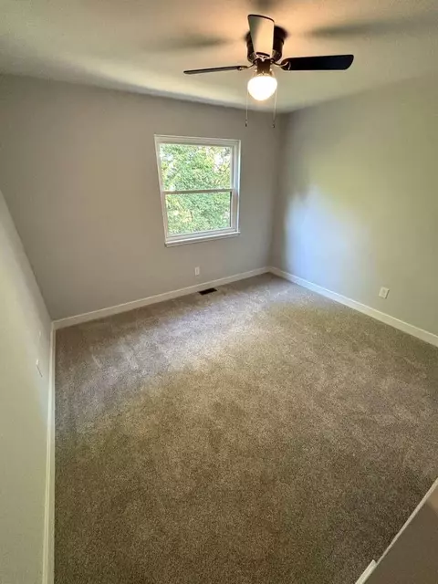 Bedroom - 2864 Cliffview Ct, Villa Hills, KY 41017 photo 4 of 7