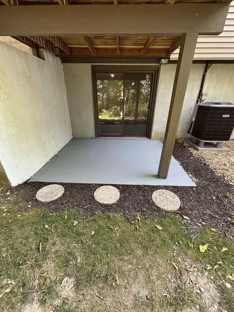Exterior - 2864 Cliffview Ct, Villa Hills, KY 41017 photo 3 of 7
