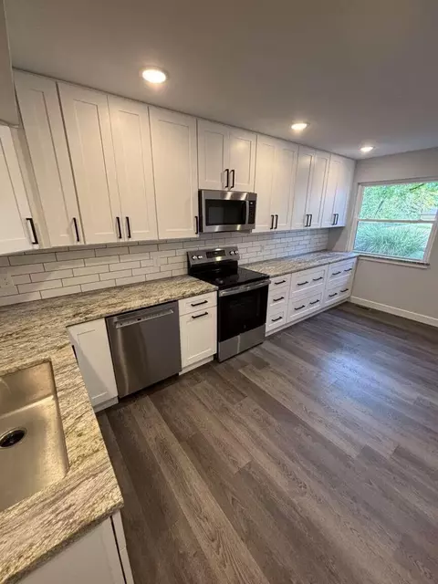 Kitchen - 2864 Cliffview Ct, Villa Hills, KY 41017 photo 5 of 6