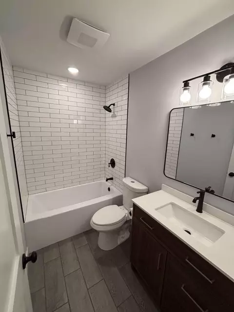 Bath - 2864 Cliffview Ct, Villa Hills, KY 41017 photo 4 of 5