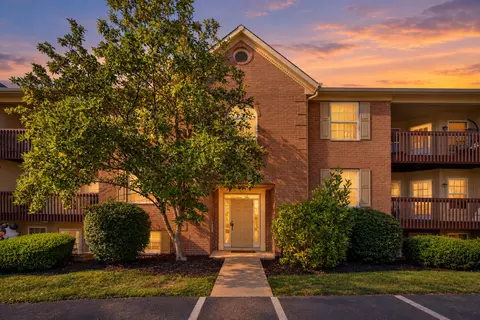 14 Meadow Ln #1, Highland Heights, KY 41076