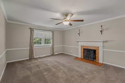 Living - 566 Kinsella Dr, Edgewood, KY 41017 photo 3 of 3