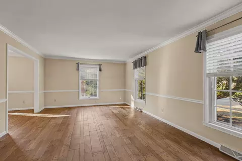Living - 566 Kinsella Dr, Edgewood, KY 41017 photo 1 of 3