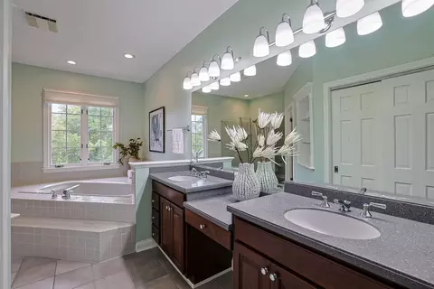 Bath - 777 Abbotsbury Pl, Edgewood, KY 41017 photo 1 of 7