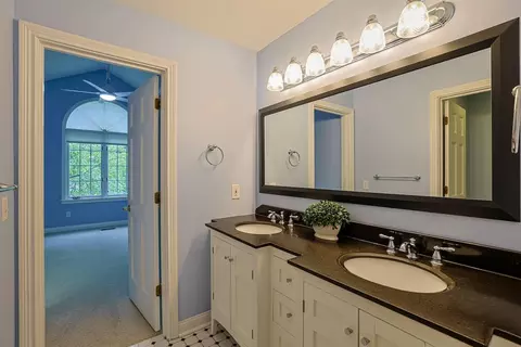 Bath - 777 Abbotsbury Pl, Edgewood, KY 41017 photo 6 of 7