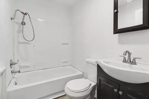 Bath - 1406 Scott St, Covington, KY 41011 photo 1 of 1