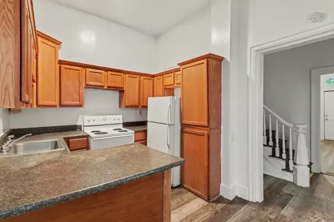 Kitchen - 1406 Scott St, Covington, KY 41011 photo 2 of 3