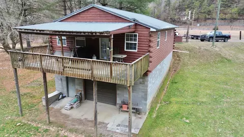 Exterior - 9074 Middle Fork Wolf Creek Rd, Pilgrim, KY 41250 photo 2 of 9