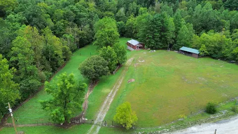 Exterior - 9074 Middle Fork Wolf Creek Rd, Pilgrim, KY 41250 photo 4 of 9