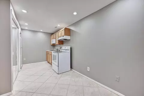 Kitchen - 4050 Edgelake Ct, Villa Hills, KY 41017 photo 3 of 3