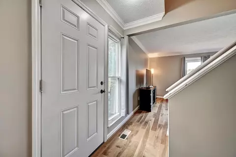 Entry Way - 4050 Edgelake Ct, Villa Hills, KY 41017 photo 1 of 6