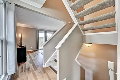 Entry Way - 4050 Edgelake Ct, Villa Hills, KY 41017 photo 2 of 6