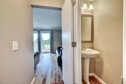 Entry Way - 4050 Edgelake Ct, Villa Hills, KY 41017 photo 4 of 6