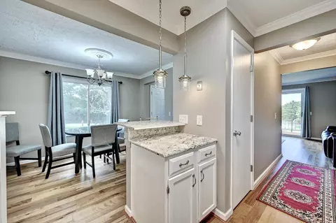Entry Way - 4050 Edgelake Ct, Villa Hills, KY 41017 photo 5 of 6