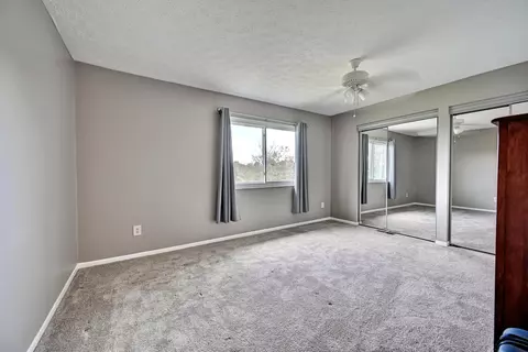 Bedroom - 4050 Edgelake Ct, Villa Hills, KY 41017 photo 1 of 2