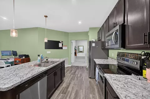 Kitchen - 1369 Rubyhill Ln, Florence, KY 41042 photo 4 of 6