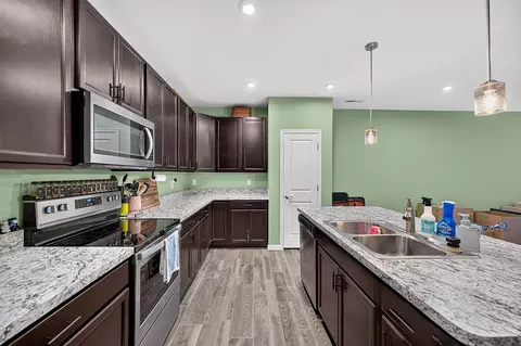 Kitchen - 1369 Rubyhill Ln, Florence, KY 41042 photo 3 of 6