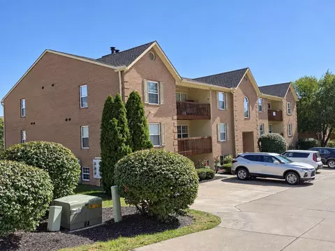 27 Highland Meadows Cir #12, Highland Heights, KY 41076